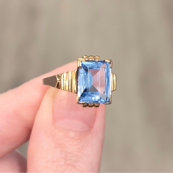 Vintage 14K Gold Lab Created Blue Spinel Ring: Emerald Cut, Mid-Century Modern - Picture 4 of 10